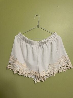 DEX lace shorts
